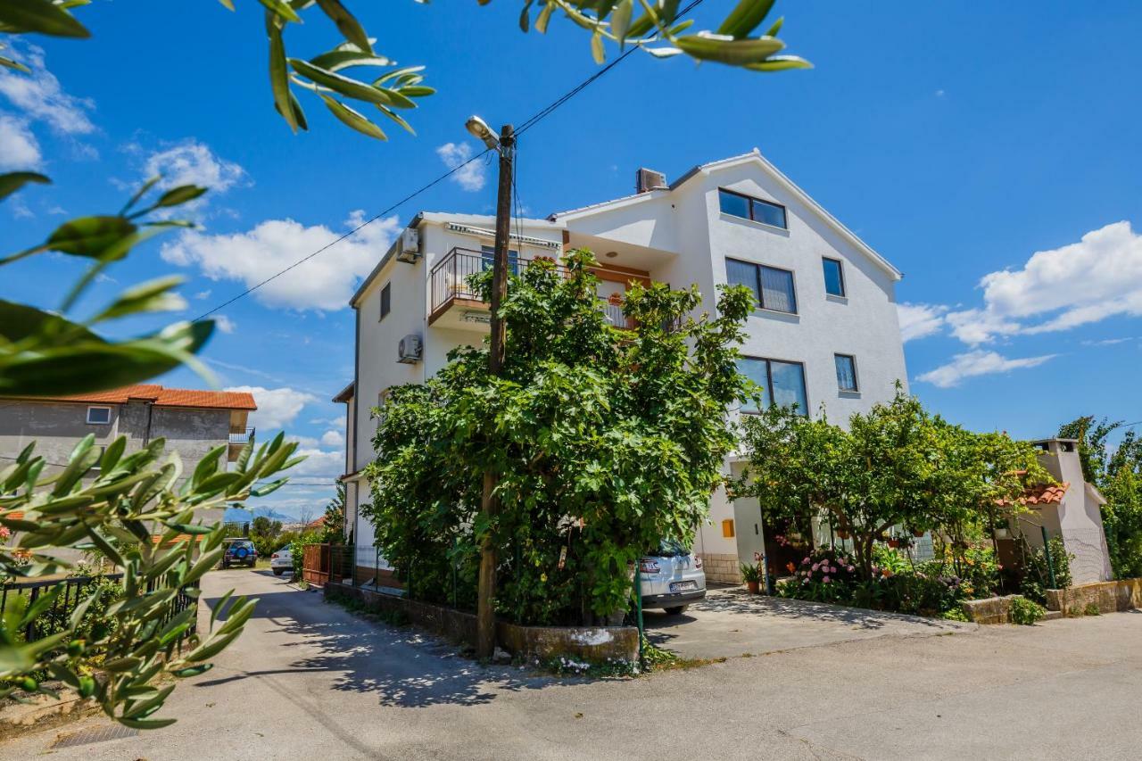 Apartments Mila Kastela Exterior photo