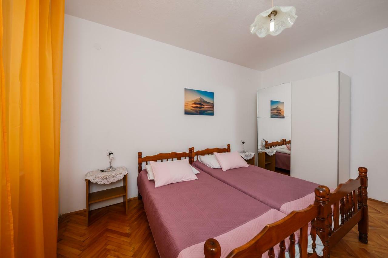 Apartments Mila Kastela Exterior photo